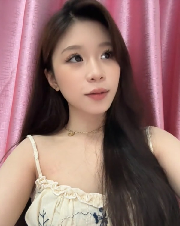 Trúc Mây Hiện tượng mạng đầy cá tính