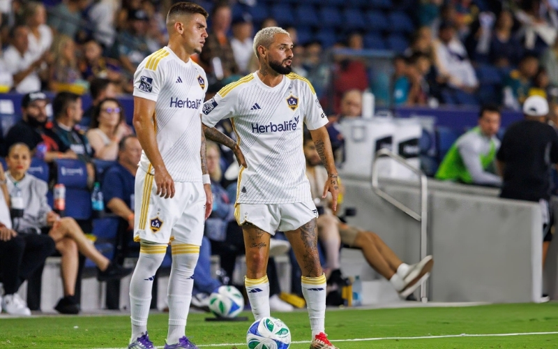 LA Galaxy đẩy mạnh tấn công trung lộ để tạo khác biệt