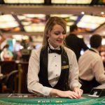 Tìm hiểu về nghề Dealer: Những tiêu chuẩn khắt khe chuẩn quốc tế