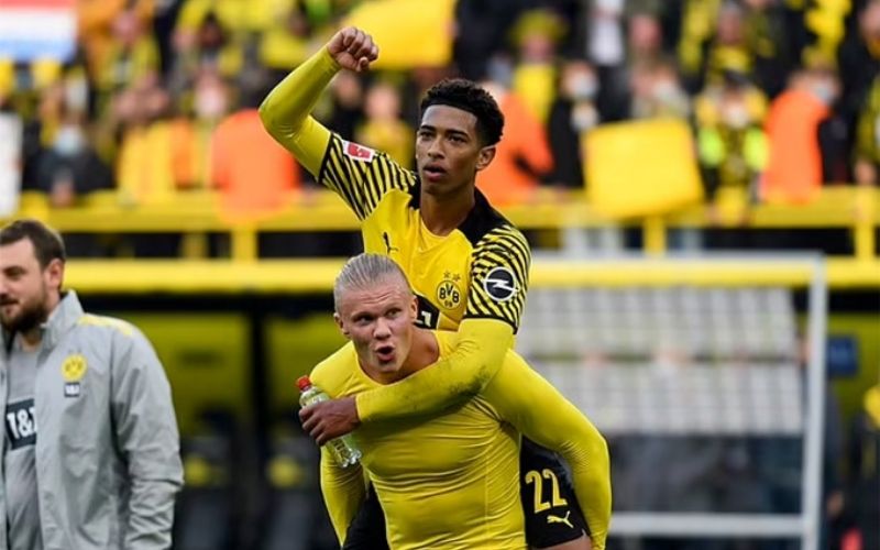Borussia Dortmund tạo ra lợi nhuận khủng từ việc mua rẻ bán đắt các tài năng